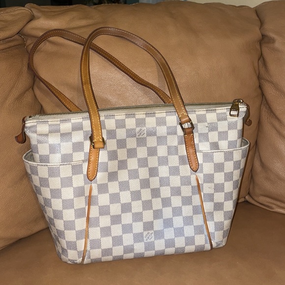 ✨ Louis Vuitton ✨ - Picture 3 of 14